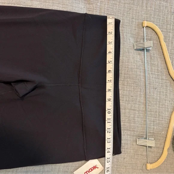 NWT: 90 Degree By Reflex | Black Highwaisted Cropped Leggings - Picture 5 of 7